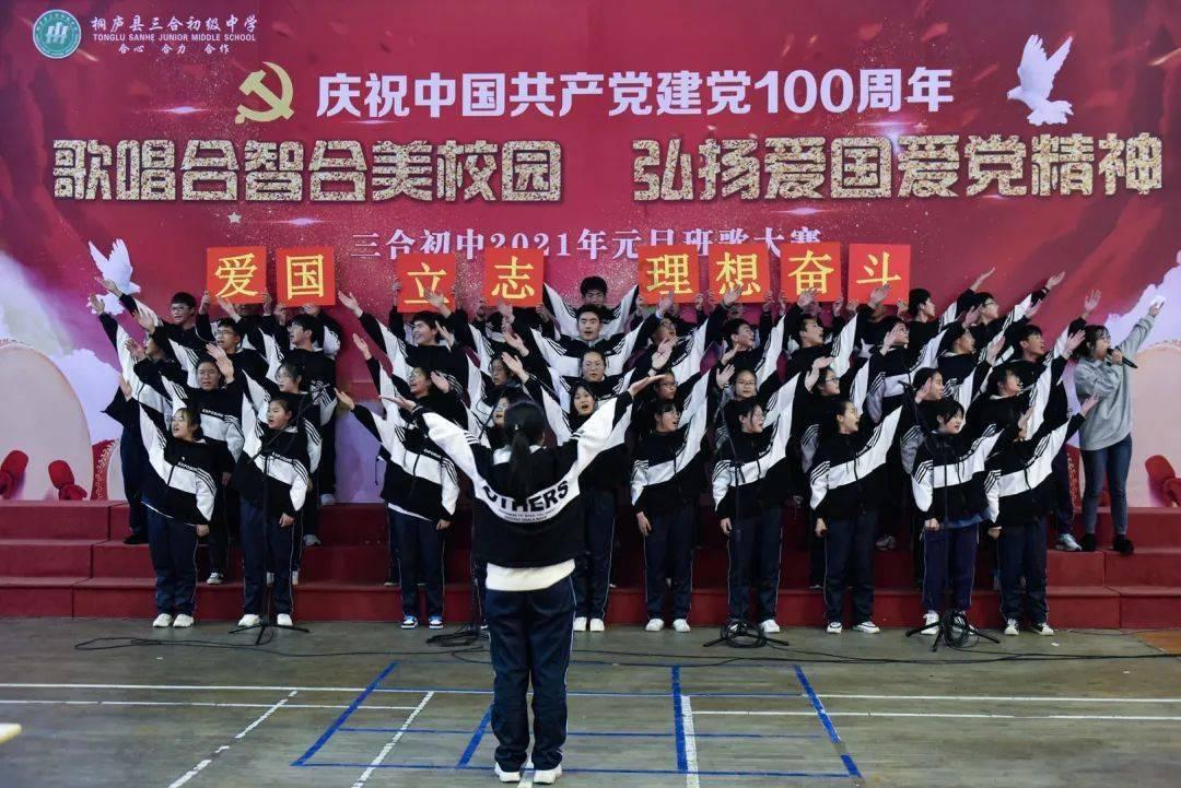 为什么会有一种人要跟自己好朋友同时喜欢上一个男生她才会爱上这个男生 她朋友不喜欢了她也不喜欢了？
